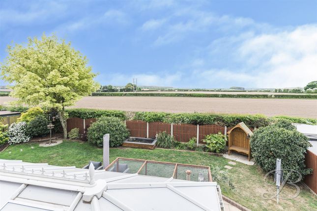 23, Brocklehurst Drive, Mansfield photo 2