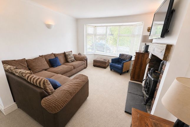 1, Wallace Drive, Leicester photo 2