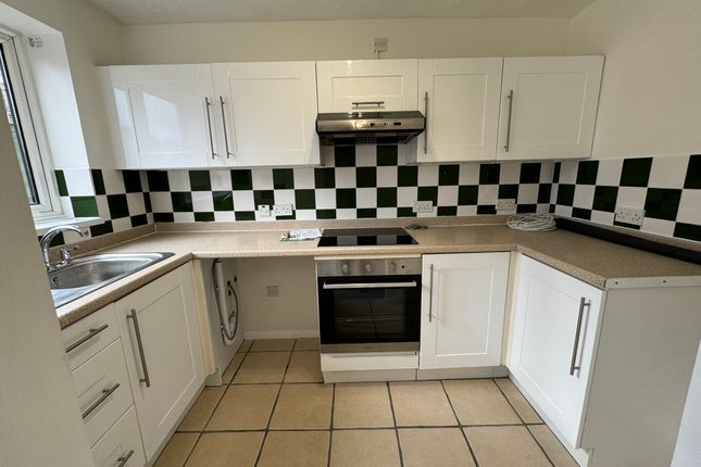 7, Nevis Close, SWINDON photo 3