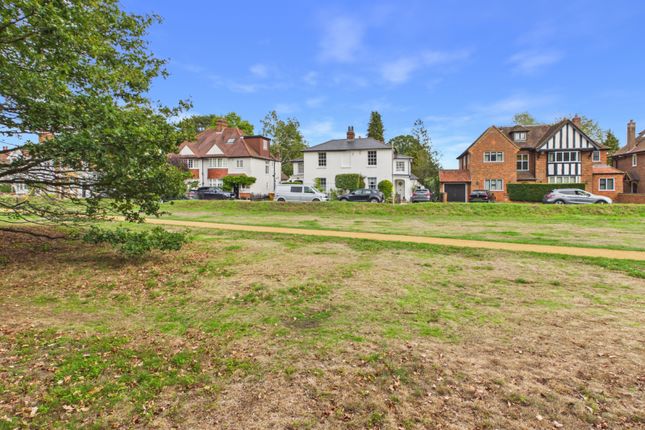 Rose Cottage, 20, East Common, Buckinghamshire photo 2