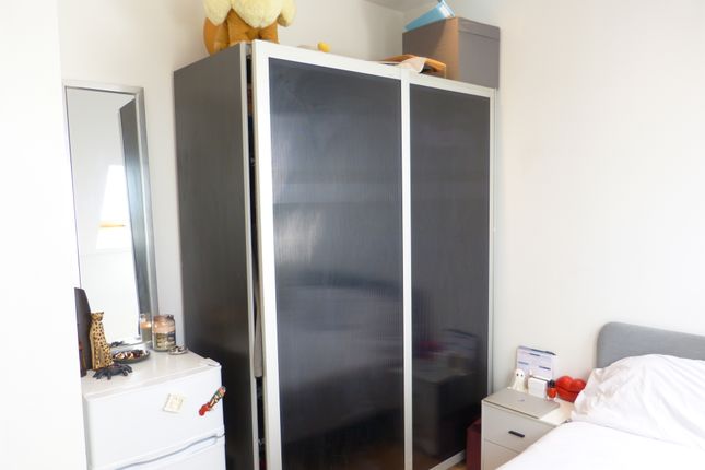 Studio to rent in Neeld Crescent, London