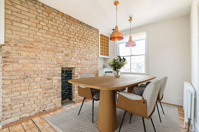 Top Floor Flat, 41, Cumberland Street, London photo 3