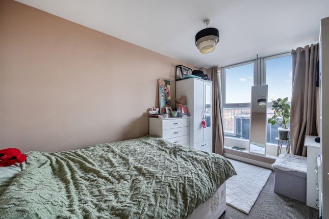 Flat 58, Ammonite House,, Flint Close, London photo 4