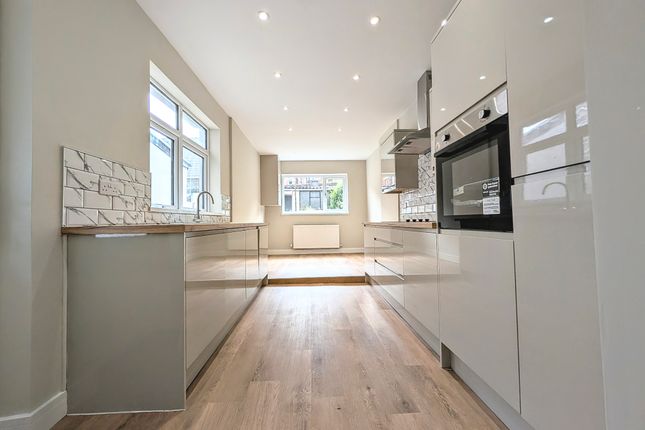 22, Bailey Street, PENTRE photo 2