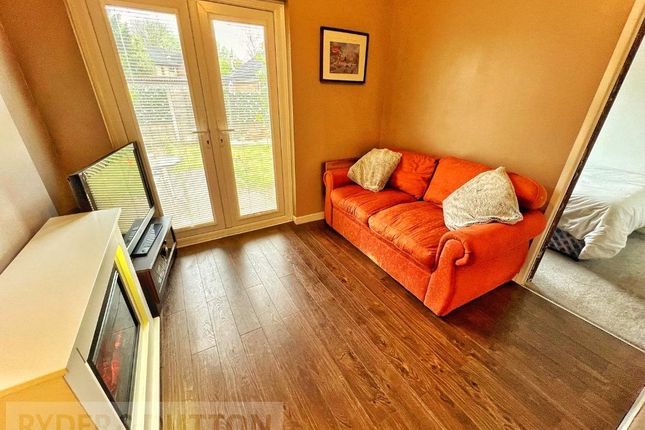 24, Tinningham Close, Greater Manchester photo 5