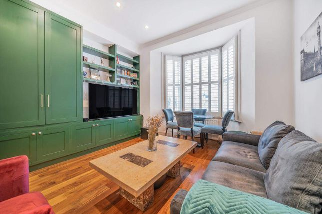 Flat for sale in Harwood Road, London