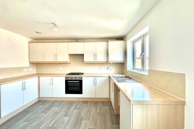 14, Padstow Road, Swindon photo 4
