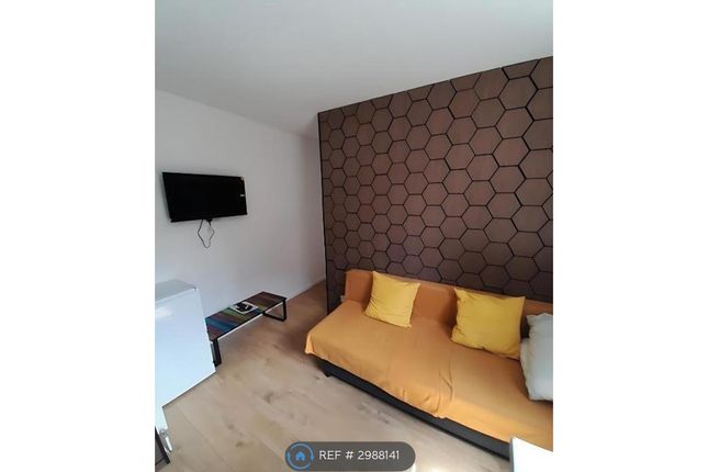 Flat, Kingsland Road Canton, Cardiff photo 5