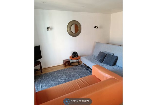 Flat, Eden Hall Burleigh St, Cambridge photo 2