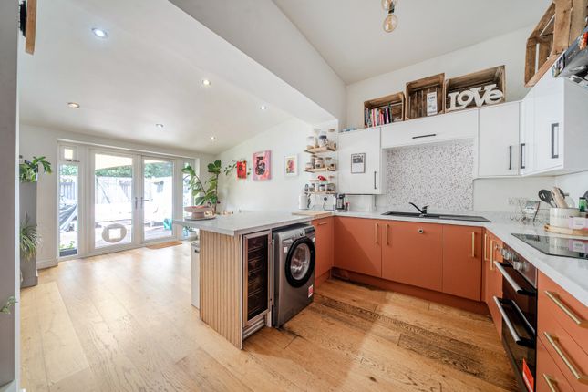 66A,, Wellmeadow Road, London photo 2