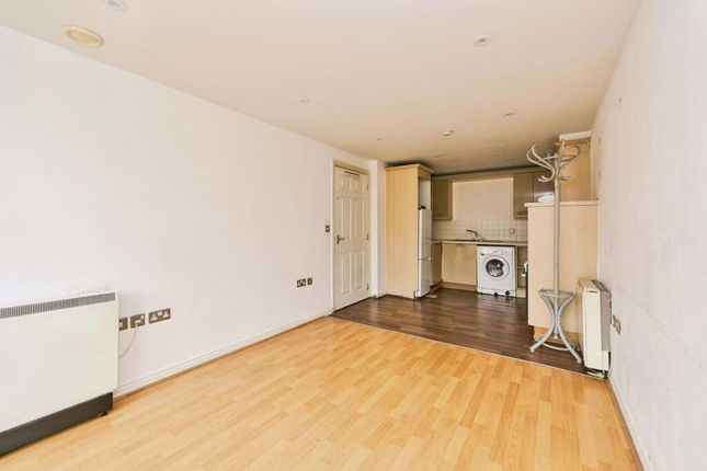 Flat 10, Magnum House, 170 London Road, Kingston Upon Thames photo 4