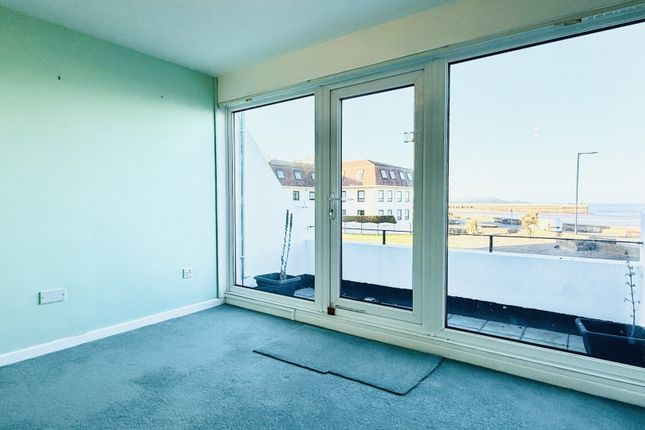 7,Marine Gardens, Ramsey photo 3