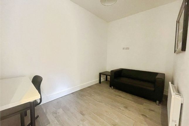 Flat 6, Alpha House, 190, High Street, Surrey photo 3