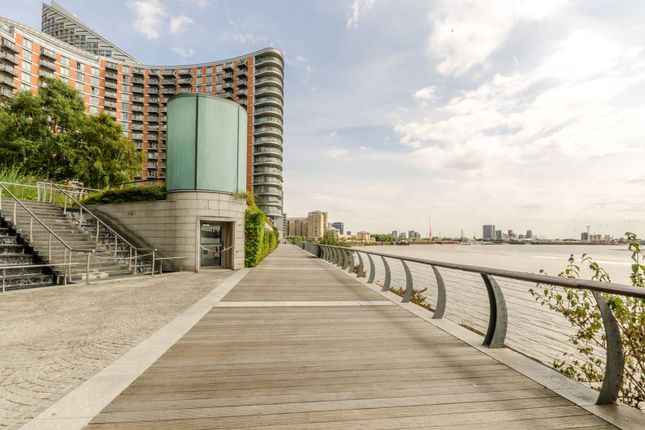 Flat for sale in New Providence Wharf, Canary Wharf, London