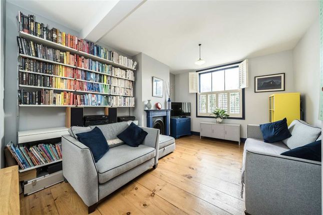 Terraced house for sale in Albany Road, London