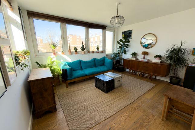 Flat 28, Weymouth Court, Weymouth Terrace, London photo 2