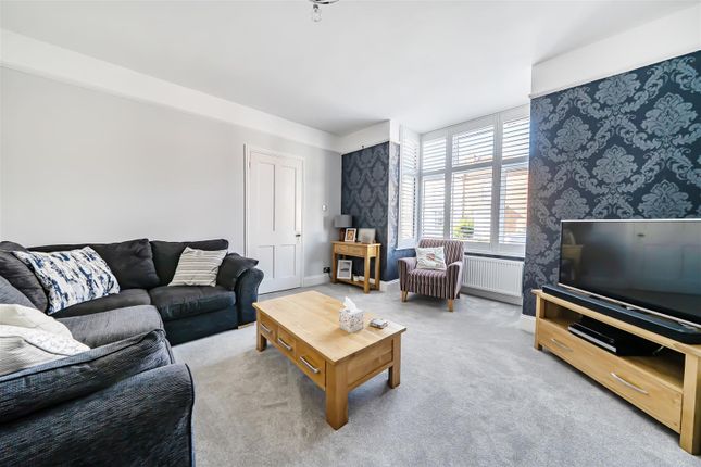 24, Linden Grove, Gosport photo 4