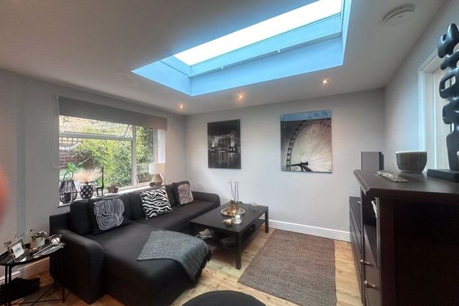 Flat for sale in South Ealing Road, London