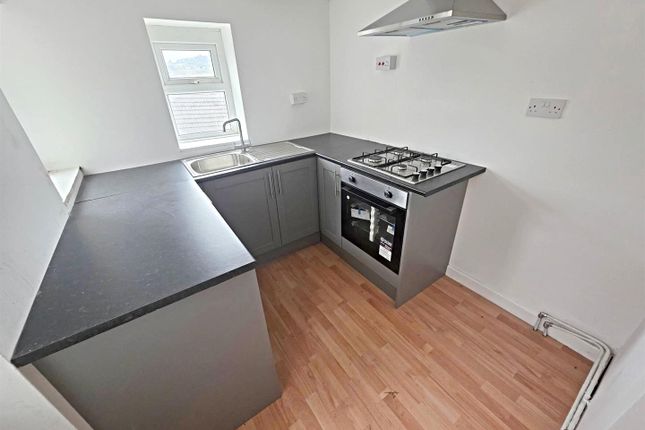 27, Phillip Street, Pontypridd photo 3