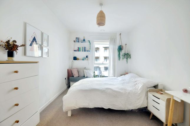 Bedroom 1 (2).Jpg