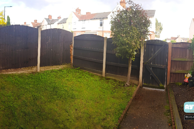 27 Markham Avenue, Doncaster photo 3