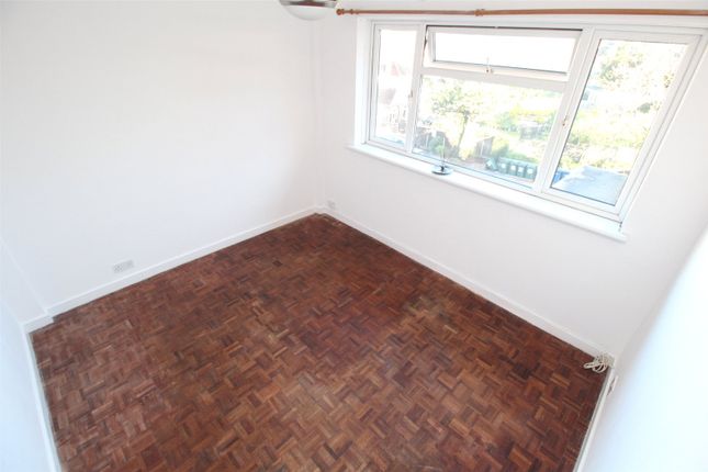 Flat to rent in Great North Road, New Barnet