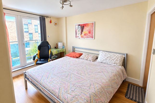 Flat 424, Platinum House Lyon Road, Harrow photo 4
