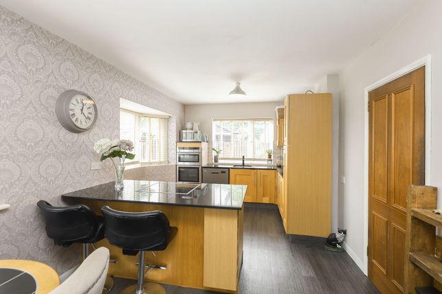 38A Cornwall Drive, Chesterfield photo 3