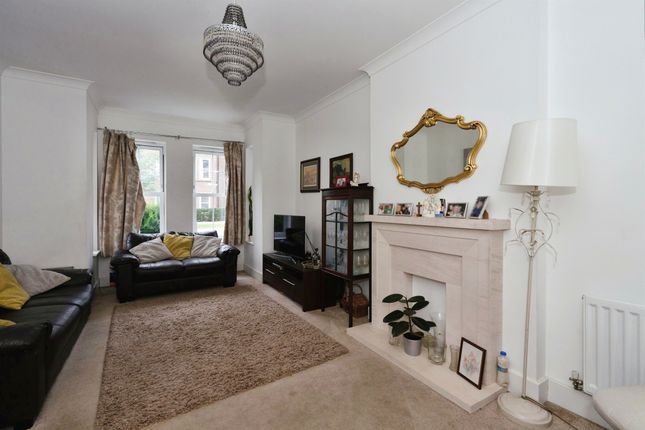 25, Wyvern Way, Burgess Hill photo 2