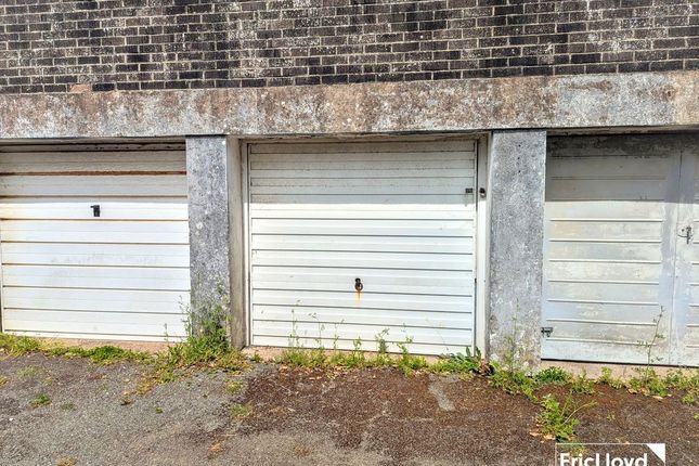 Studio parking on Garage of 3, Rea Barn Close, Brixham, £20,000
