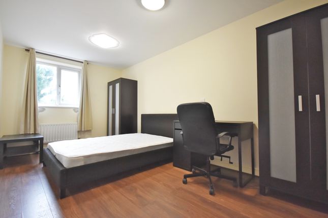 Flat for sale in Swan Court, Swan Lane, Coventry