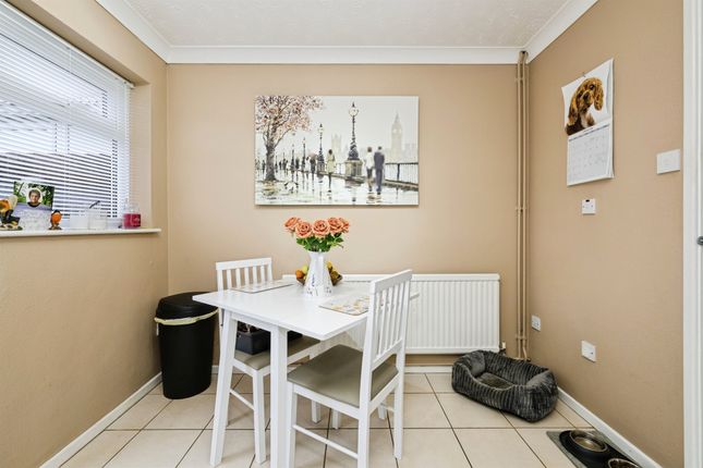 4, Elm Close, Peterborough photo 4