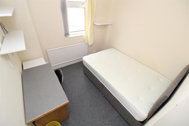 Room to rent in Belle Vue Terrace, Treforest, Pontypridd CF37