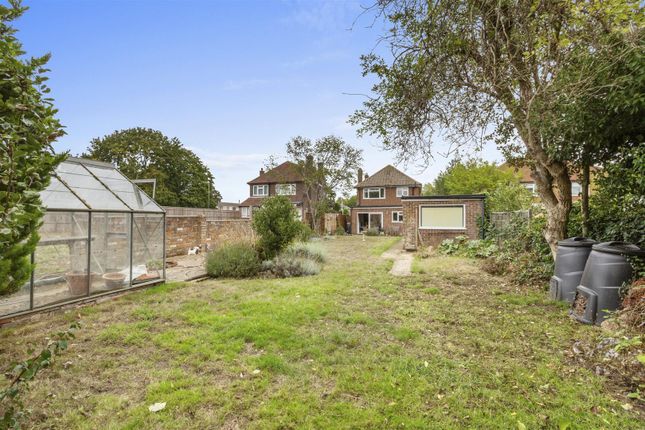 17, Sycamore Road, High Wycombe photo 2