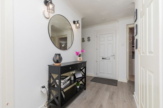 101, Smithyends, Glasgow photo 3