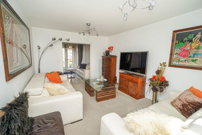 24, Ramsay Drive, Leighton Buzzard photo 2