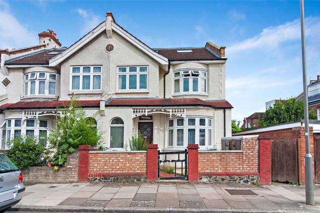 Flat to rent in Montana Road, Tooting, London