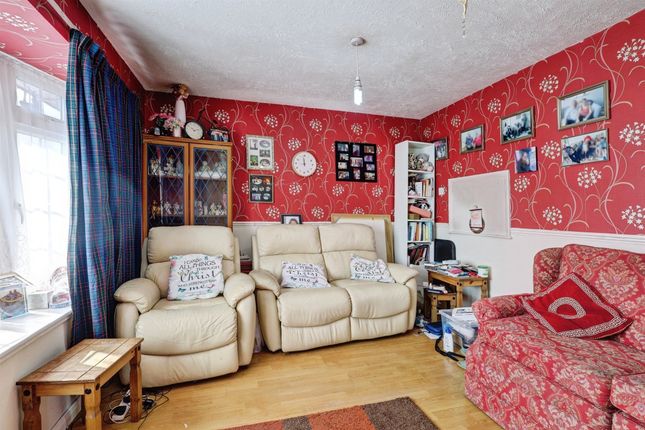 230, Spinney Hill Road, Northampton photo 2