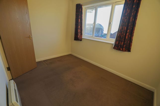 24 Wharf Road South, Grays photo 4