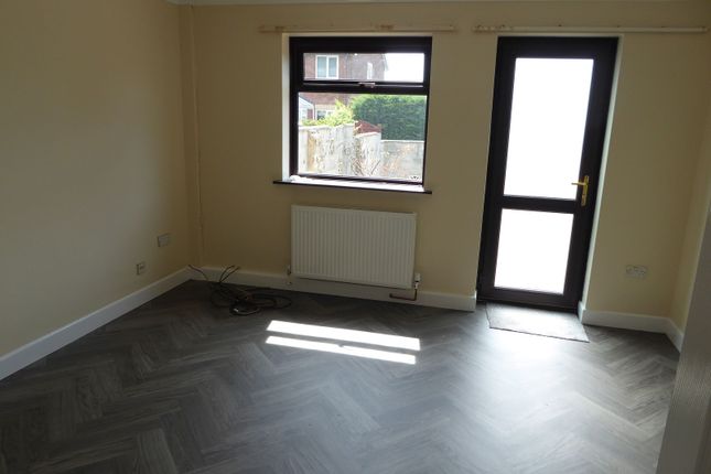 20, Brynheulog, Bridgend photo 4