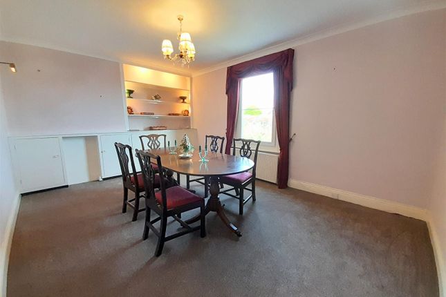 5 Thurlestone Court, Victoria Road, Dartmouth photo 3