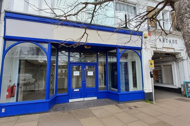 Retail premises to let in 33 Market Place, Hitchin, Hertfordshire