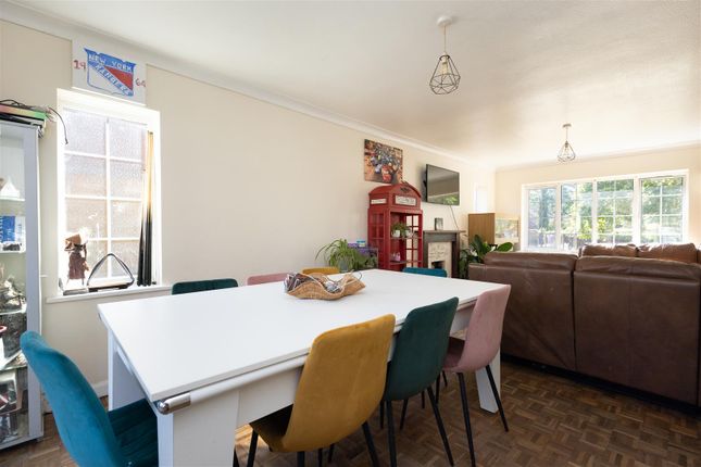 11, Hollinghurst Road, St. Leonards-On-Sea photo 4