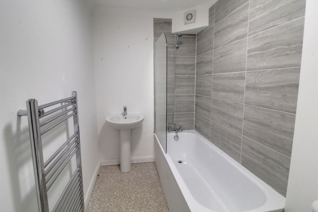 Lucinda Court, Lincoln Road, Enfield photo 5