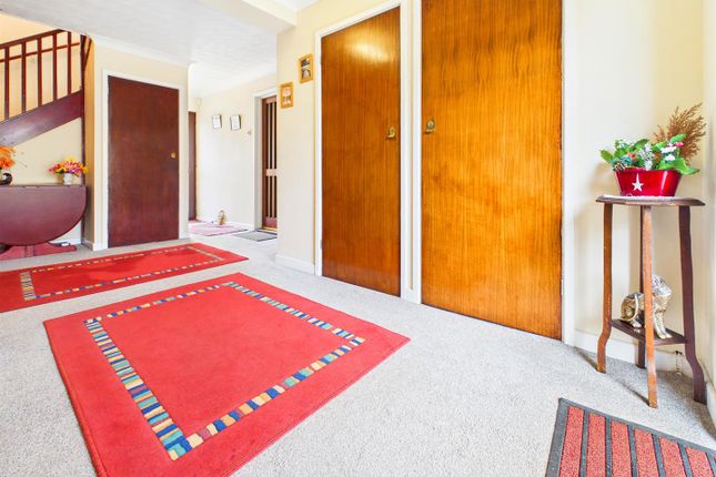 FLAT, 3 Llantygwyn, Thomas Street., Caerphilly photo 2