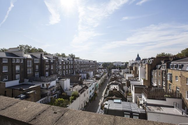 Duplex to rent in Ennismore Gardens, London