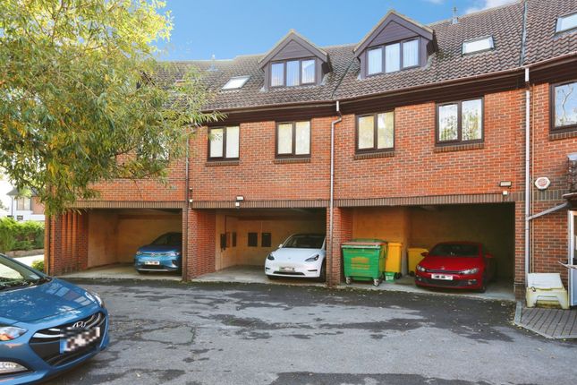 Oakmount Road, Eastleigh photo 4