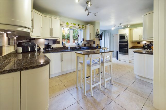 14, Foxglove Way, Berkshire photo 2