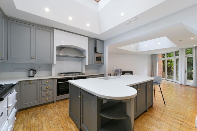 4, Gainsborough Gardens, London photo 4