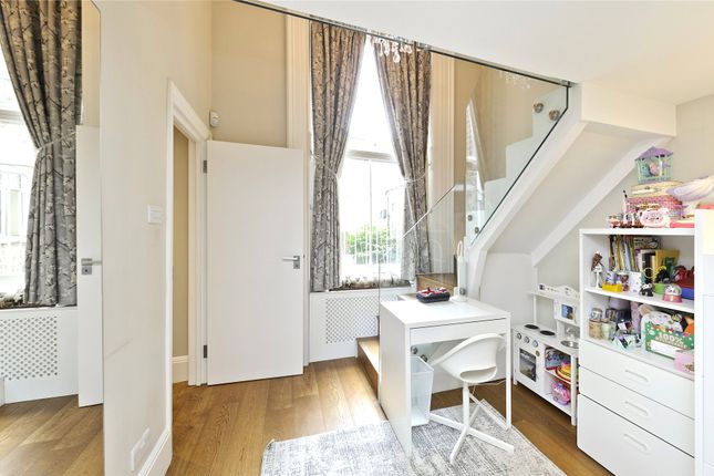 Flat for sale in Cromwell Road, Earls Court, London